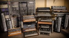 Syntronic - Vintage Synthesizer Legenden, auch als VST3 Plugin und Standalone, gratis bei IK-Multimedia